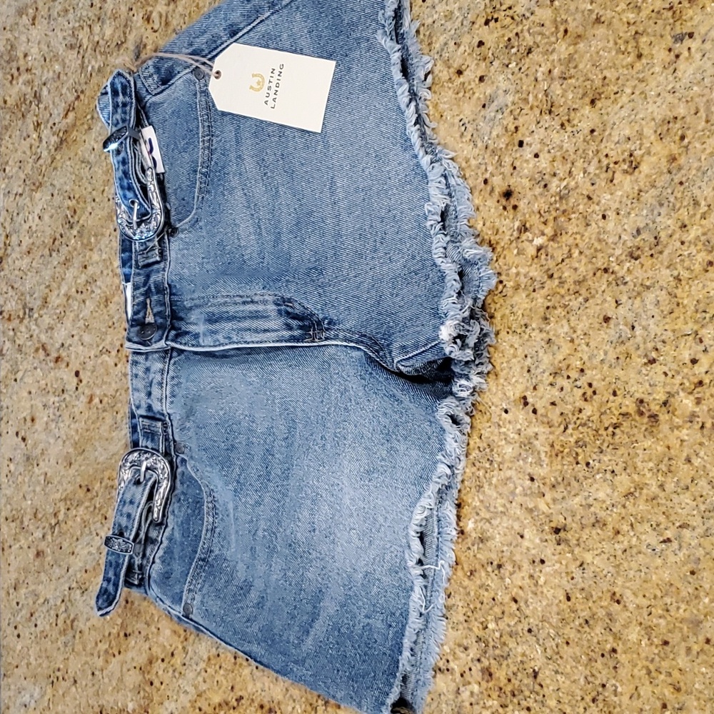 Austin Landing Denim Shorts NWT size 13/31